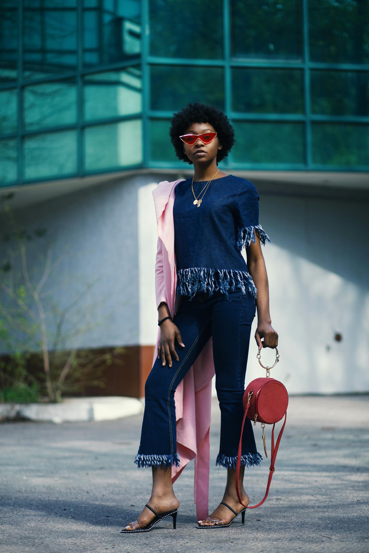 女士皮靴最新款式引領(lǐng)風(fēng)尚潮流，時尚必備之選！