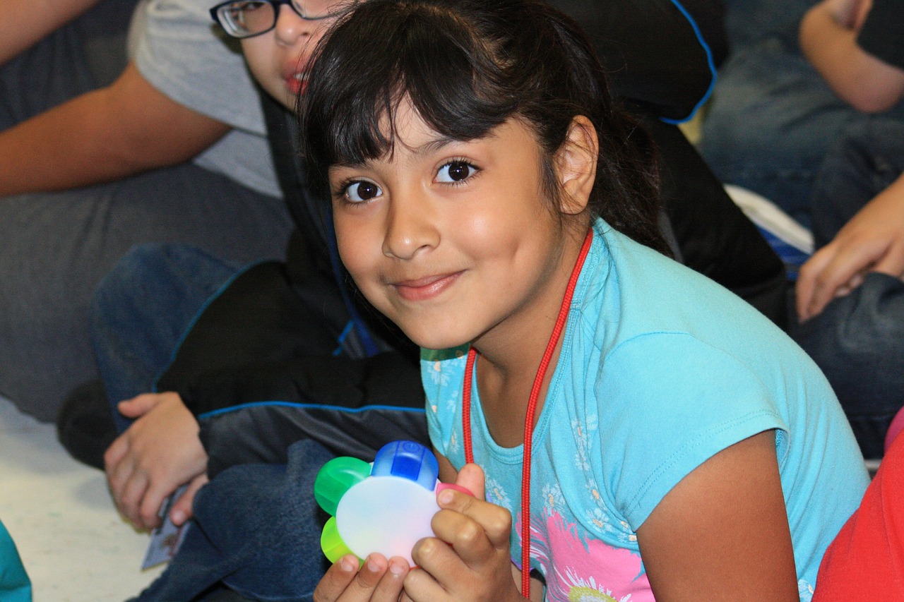 許華升最新搞笑視頻掀起歡樂風(fēng)暴，新篇章讓你笑不停歇！