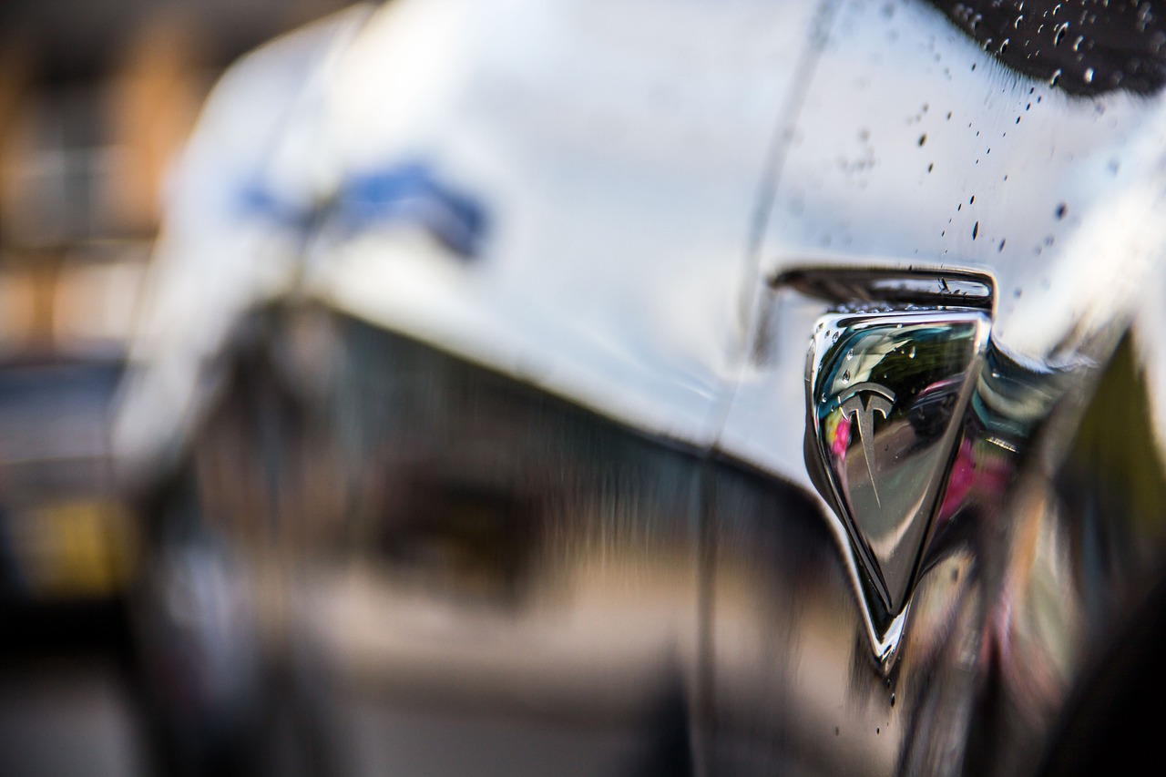 特斯拉汽車2022最新款價(jià)格出爐，樹立電動(dòng)汽車市場(chǎng)新標(biāo)桿