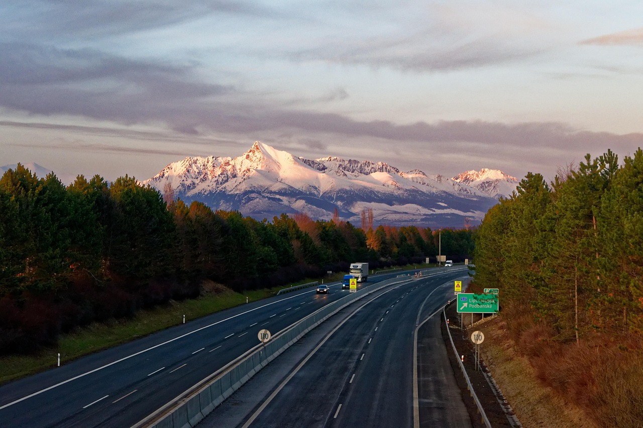 鄂爾多斯高速公路封閉最新消息，封閉情況及其影響分析